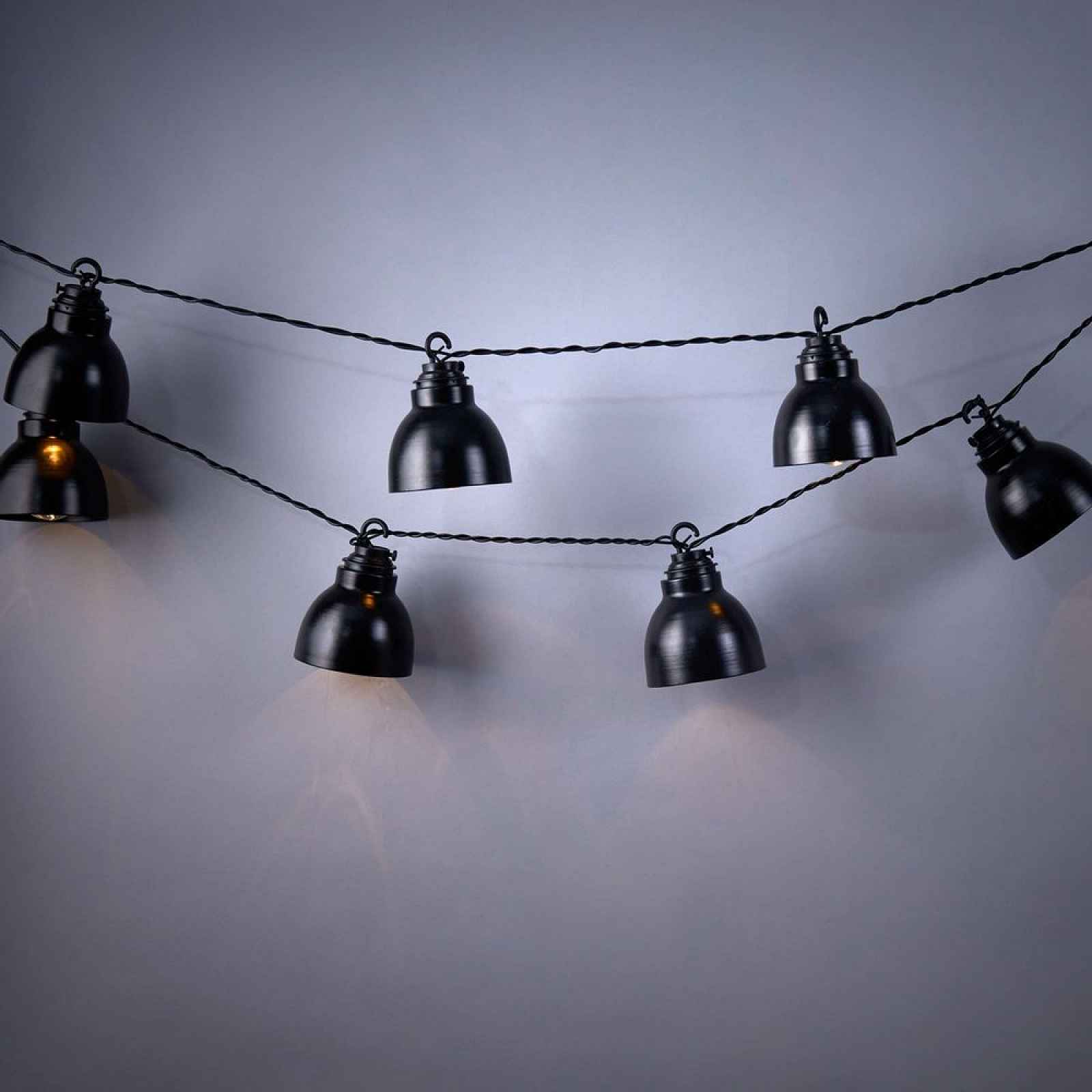 Butlers WAREHOUSE Světelený řetěz s kovovými lampičkami do zásuvky