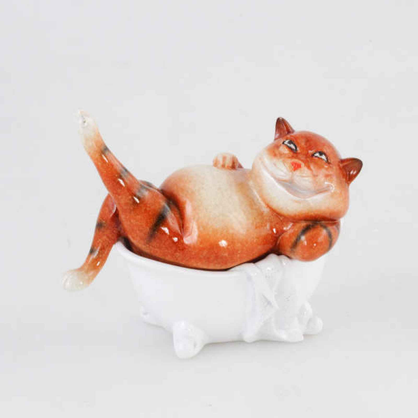 Kočka ve vaně polystone oranžová 13cm