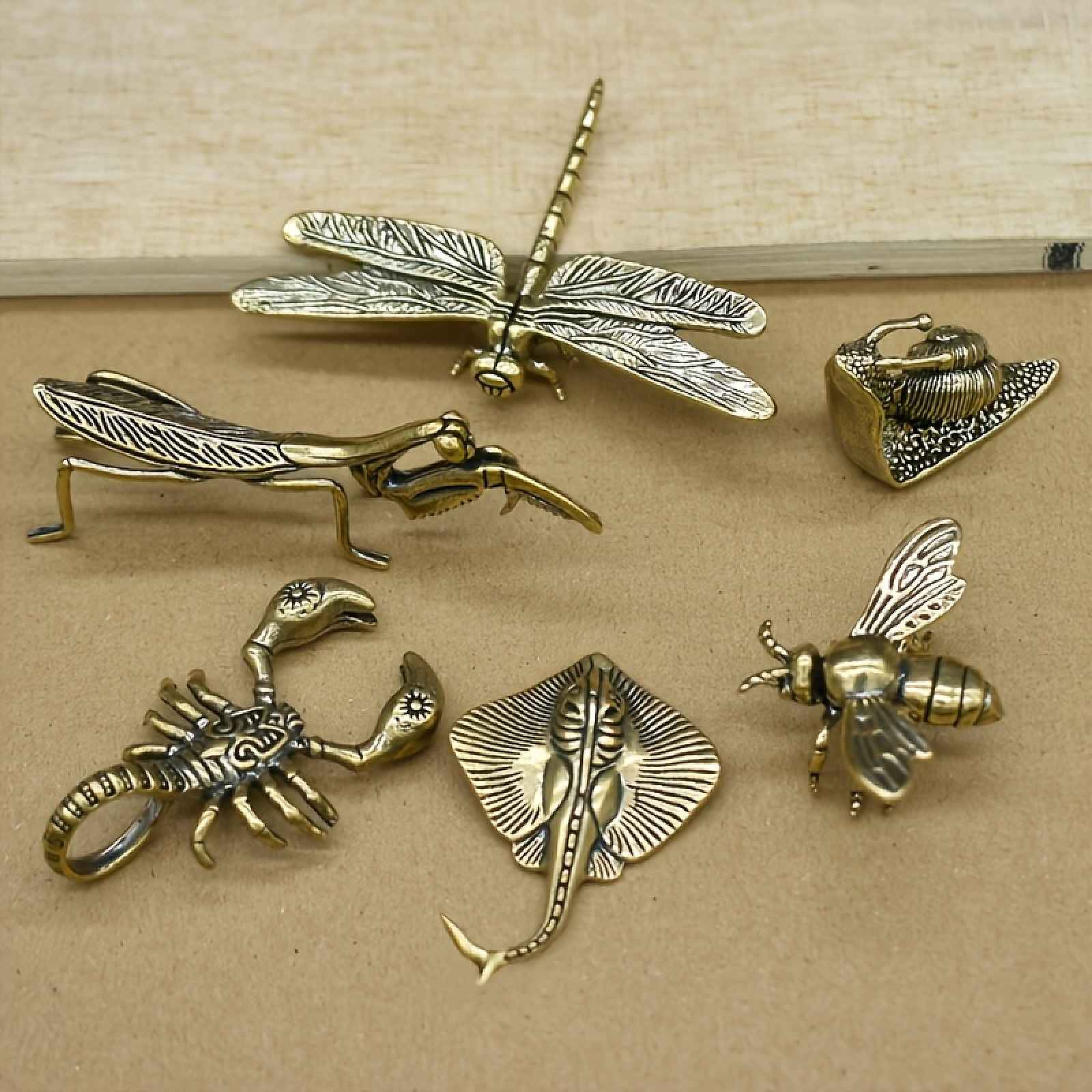 TEMU 6 ks Vintage mosazná masivní hmyzu a mořského života Včelí ďábel Ryba Šnek Mantisa Škorpión Vodní žába Domácí kancelář Zahrada Dekorace Ornament
