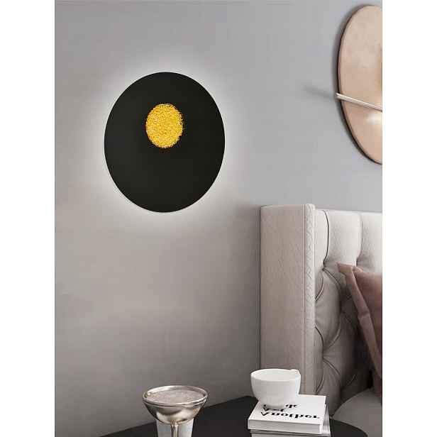Nástěnná lampa Savelo s efektem odraženého světla