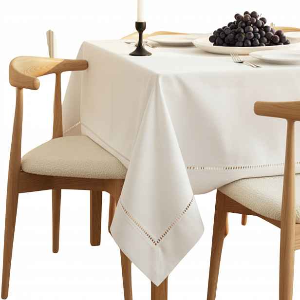 Ubrus Na Stůl Do Domu Voděodolný Skvrnitý Classy 140x220 Bílý