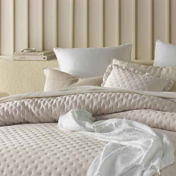 Přehoz Přes Postel Elegantní 200x220 cm Prošívaný Bežový Na Postel A Pohovku Styl Glamour