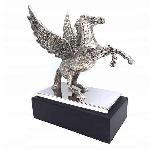 Pegasová Figurka S Hliníkovým Symbolem Svobody Moderní Elegantní Dekorace