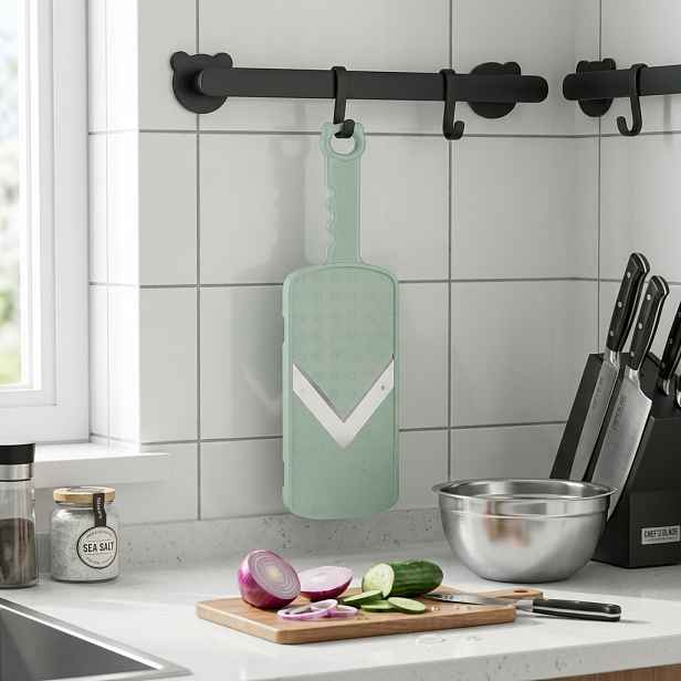 TEMU Nově vylepšený design ve tvaru medvěda, dostupný ve třech barvách (černá/bílá/zelená). Tento ruční kroušeč a kráječ má ultra jemné 1-milimetrové