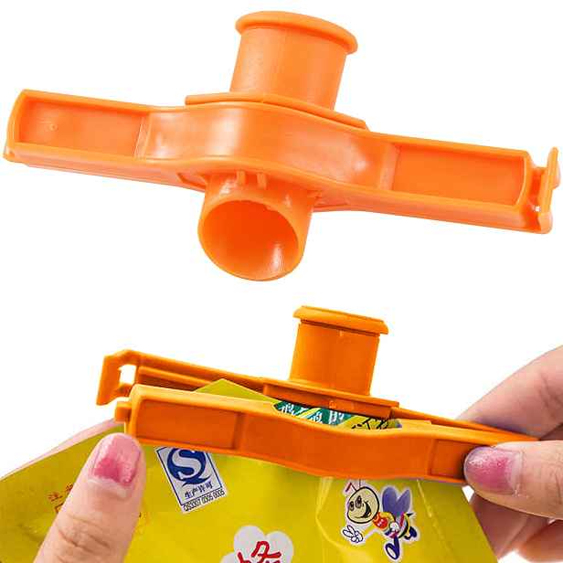 HomePRO 12418 Klips na sáčky s otvorem na sypání potravin, 11cm, oranžová