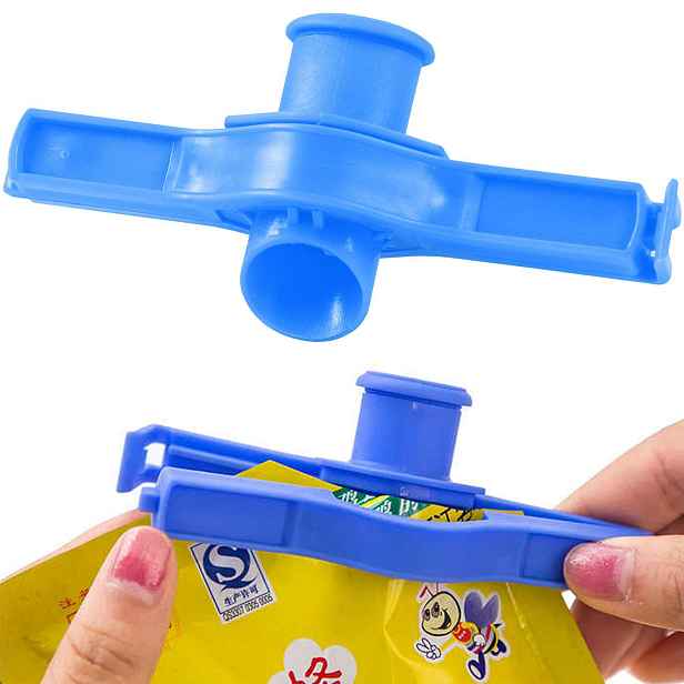 HomePRO 12481 Klips na sáčky s otvorem na sypání potravin, 11cm, modrá