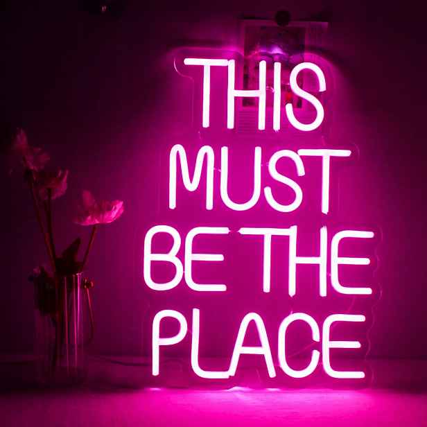Neonové světlo s nápisem „This Must Be The Place “, Led dekorace na zeď