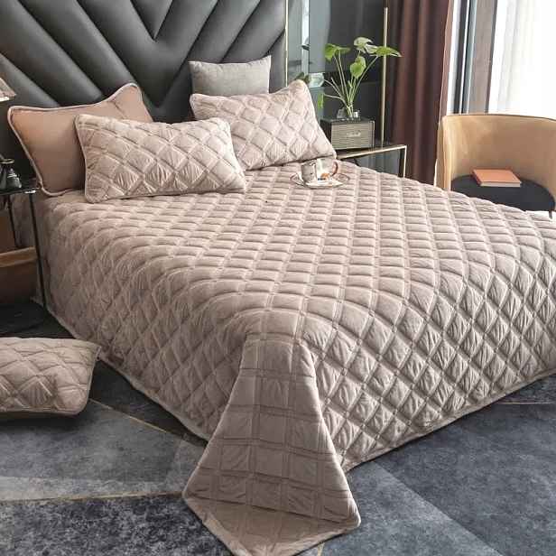 Béžová Přehoz na postel 220 na 240 Elegantní Velurový potah krémový