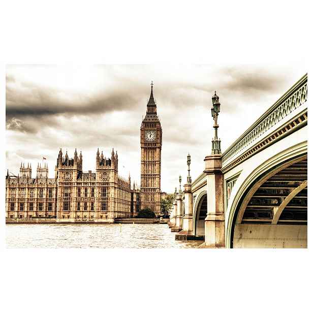 Vliesová fototapeta Big Ben Temže Londýn gotický šedý 200x140 lepidlo