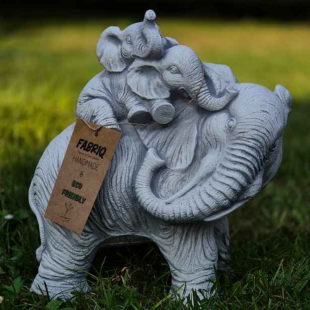 Slon Betonová zahradní figurka Slon s malými figurkami z betonu 6 kg 26 cm
