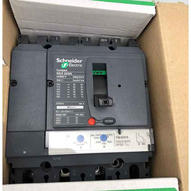 Vypínač Výkonu NSX250N LV431840 Schneider 250A