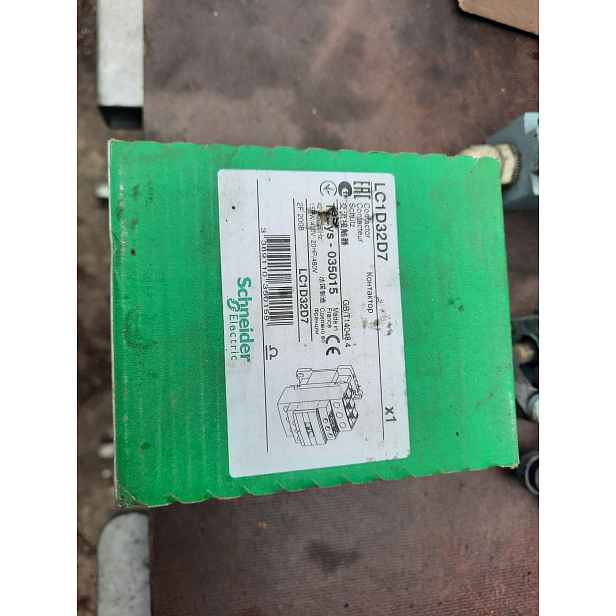Stykač Schneider Electric LC1D32D7