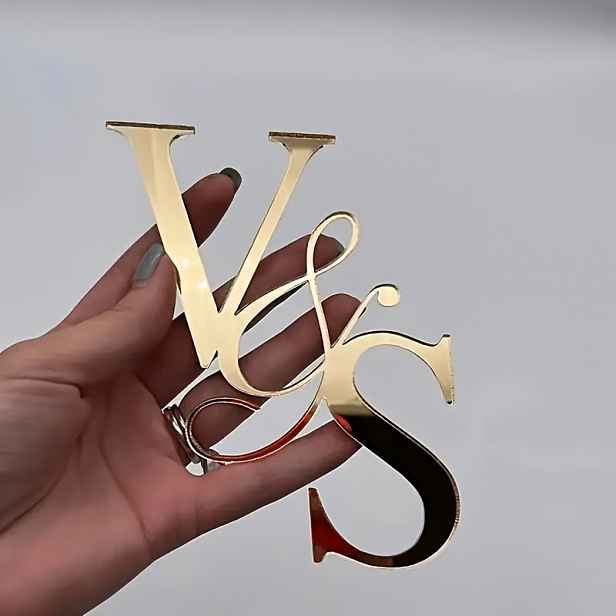 TEMU 2D Plochý, Vlastní Akrylový Monogramový Znak - Personalizovaná Nástěnná Dekorace s Ručně Psaným Písmem, Elegantní Růžově Zlatý Finiš, Klasická