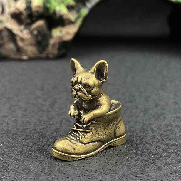 TEMU Sběratelské figurky, figurka psa pekingese z masivní mosazi s botami, ideální pro domácí kancelářskou dekoraci, skvělý dárek pro přátele,