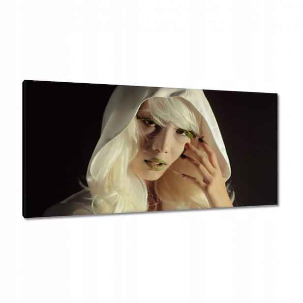 Obrazy 115x55 Žena v bílé bundě