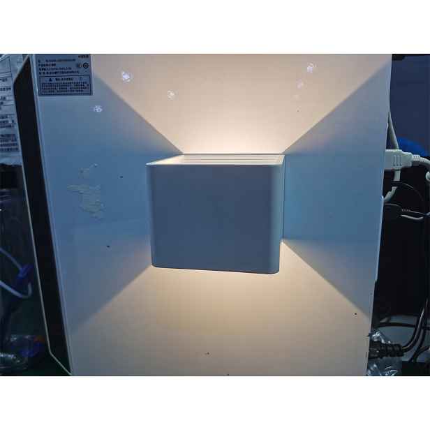 Bílá akumulátorová nástěnná lampa s pohybovým senzorem, vnitřní Led lampa