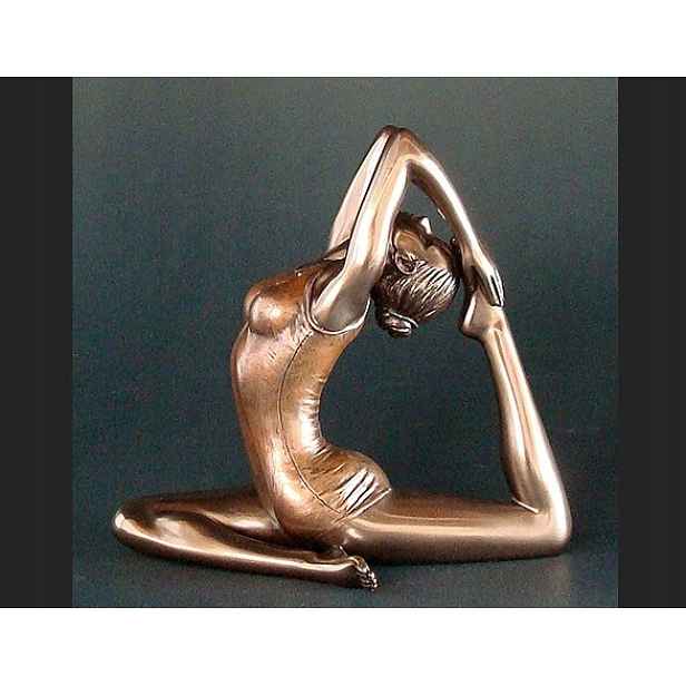 Figurka Body Talk Yoga Gymnastka v pozici Pada Rajakapotasana Veronese