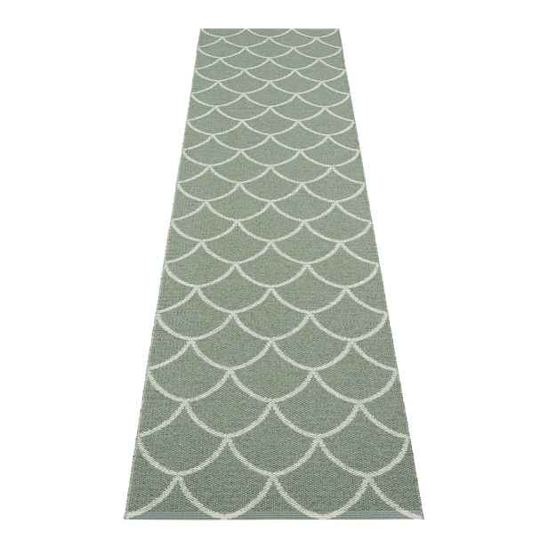 Zelený vnitřní a venkovní běhoun 70x300 cm Kotte Army Sage – Pappelina