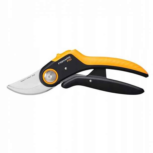 Fiskars Zahradní nůžky Plus P721 1057170