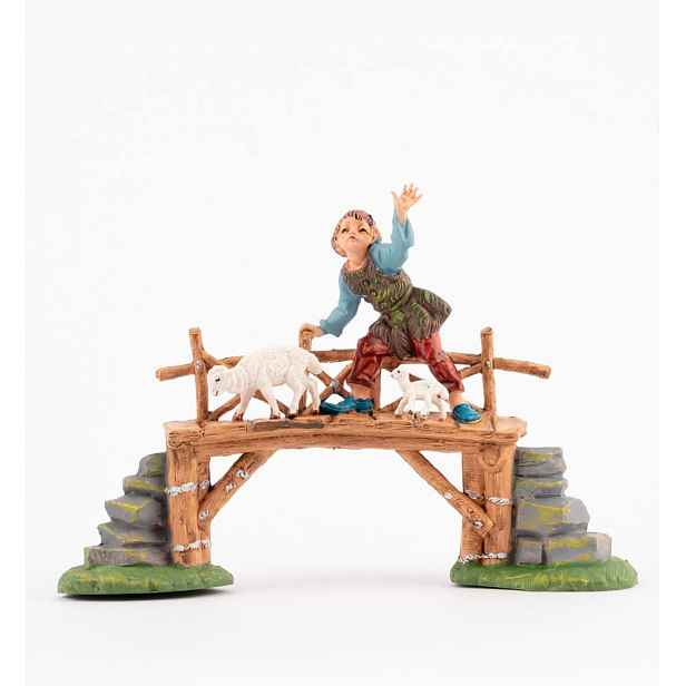 Chlapec na mostě – pro figurky o výšce 10 cm – Fontanini Tradiční Barvy
