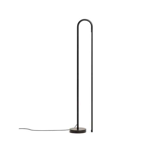 Černá LED stojací lampa (výška 120 cm) Bow – Kave Home