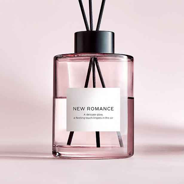 Butlers PURE POETRY Vůně do bytu New Romance 300 ml
