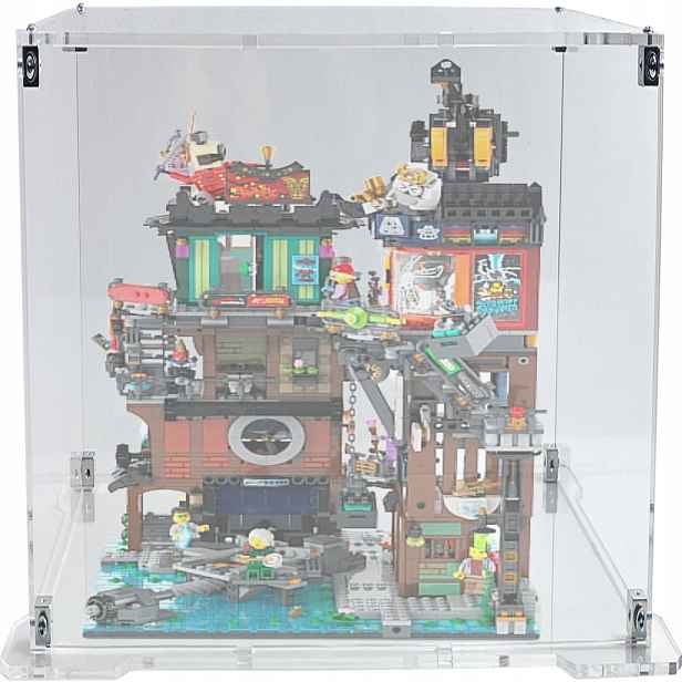 Vitrína s podstavcem pro sadu Lego 71837 Ninjago Dílna ve městě