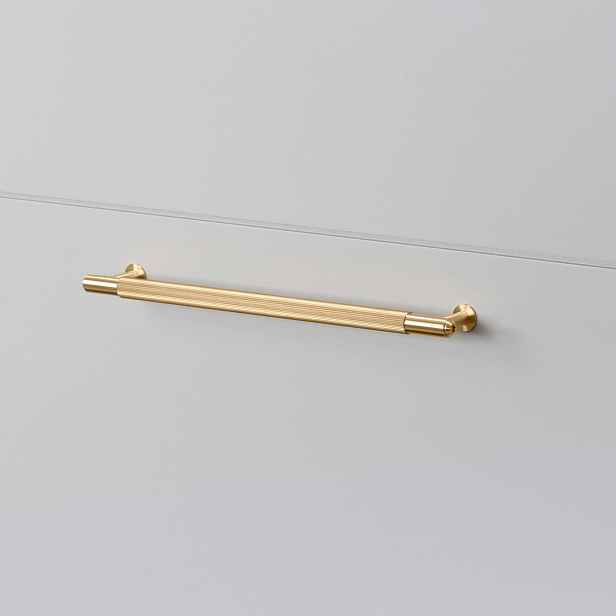Nová tyč Buster & Puch Medium Pull Bar – zlatá mosaz 25 cm