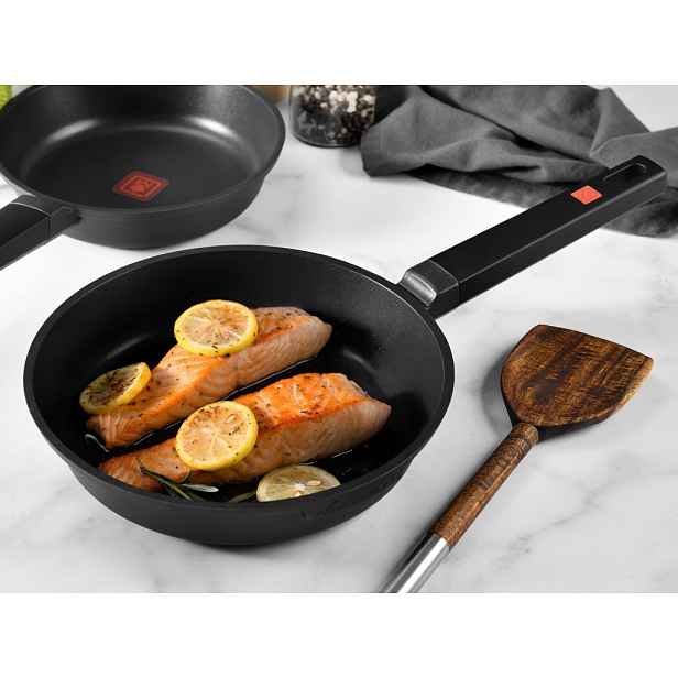 Pánev MasterPro Excellence, 20 cm