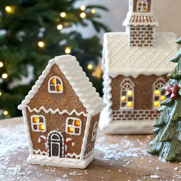 Perníková chaloupka Gingerbread Noël LED – 9,5*5*12,5 cm / 2xLR44 Chic Antique