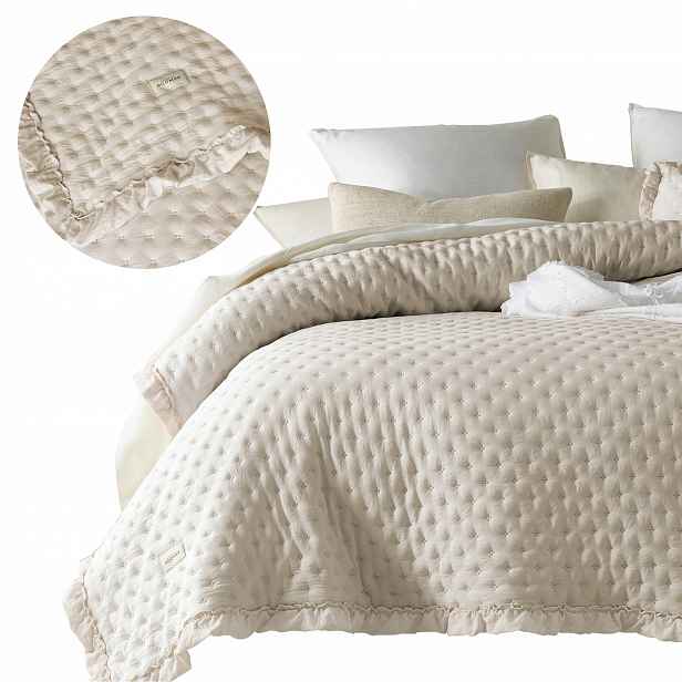 ROOM99 Přehoz na postel 200x220 krémový prošívaný s volánem Elegantní Molly