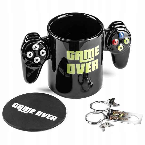 Hráčský Set – Hrnek Game Over Černý S Přívěsky A Podstavcem Pro Hráče