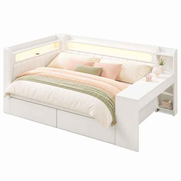 CHICFURN DENNÍ POSTEL 140/200 cm v bílé barvě s LED osvětlením, USB a 2 zásuvkami