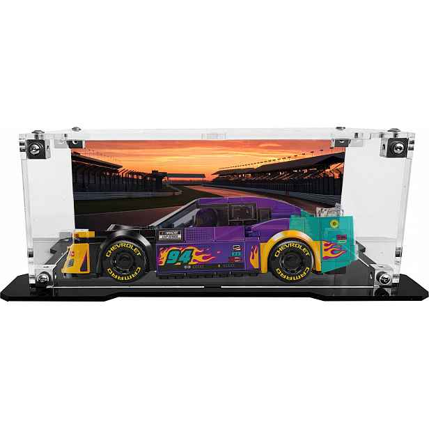 Vitrína s černou základnou a pozadím pro sadu Lego 76935 Nascar Chevrolet