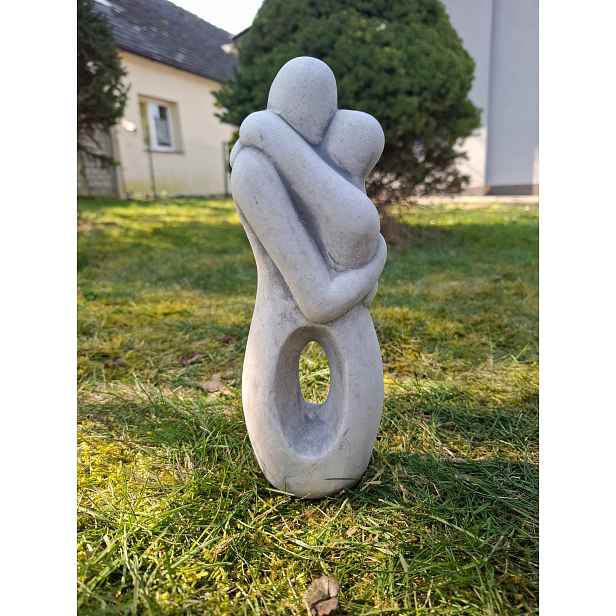 Betonová figurka Pár zamilovaných, socha, zahradní dekorace