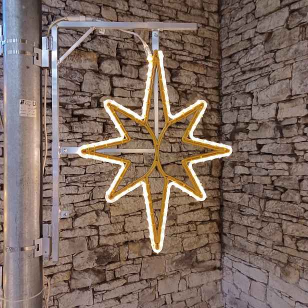 Easy Fix 2D LED světelná hvězda, 43 × 55 cm, teple bílá 3D tisk, dekor na veřejné osvětlení, hliník
