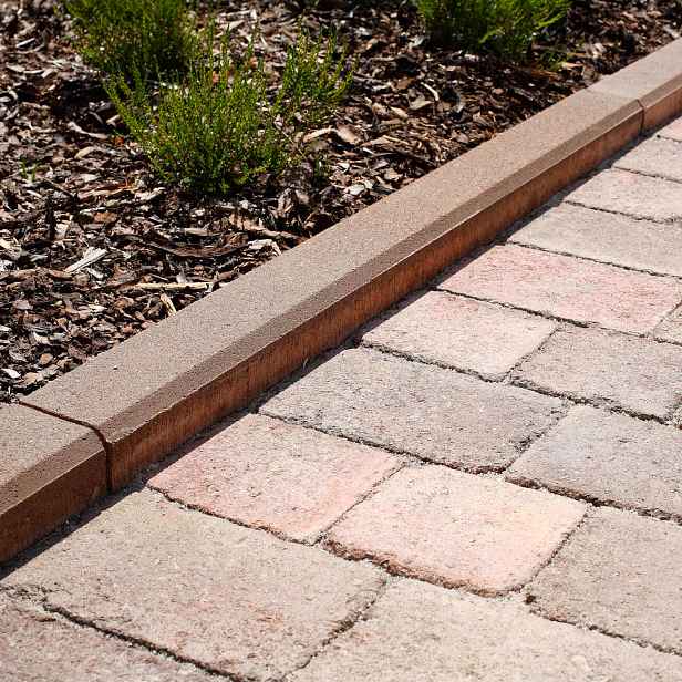 Obrubník betonový BEST LINEA I standard karamelový 80x500x250 mm