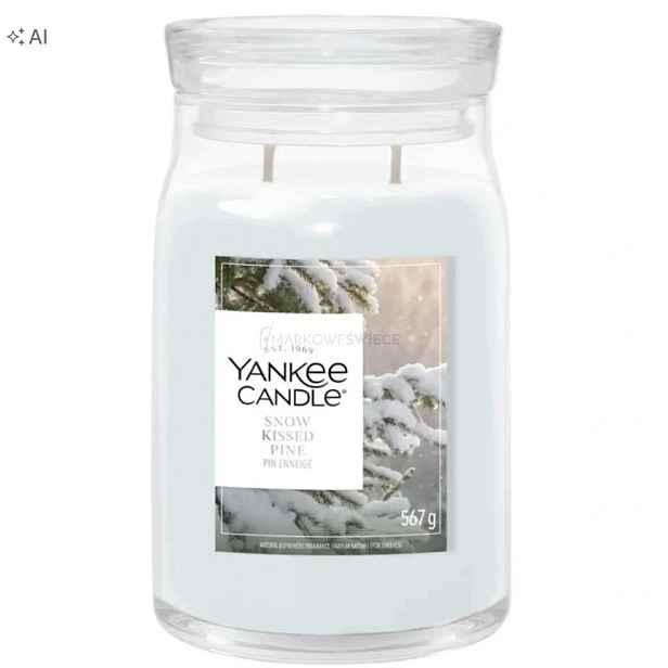 Vonná svíčka sójová Snow Kissed Pine Yankee Candle