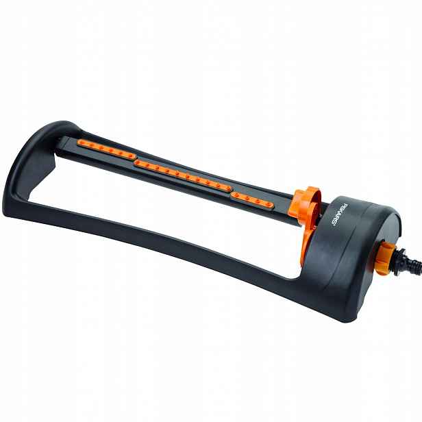 Zahradní kyvadlový zavlažovač šetřící vodu Fiskars 1023661 L 500M