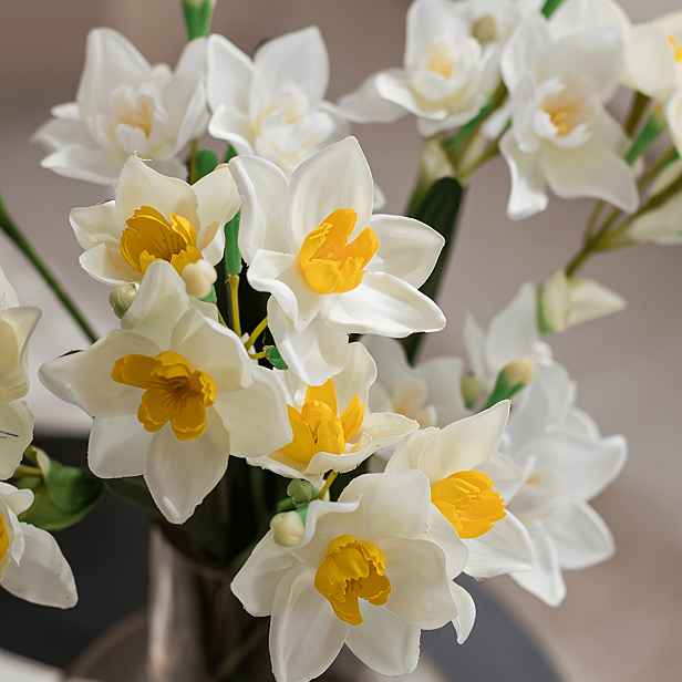 TEMU Kytice 5 stonků s 15 nádherně krásnými umělými narcisy, elegantní a věrohodná umělá květinová aranžmá. Vhodné pro vnitřní i venkovní použití,