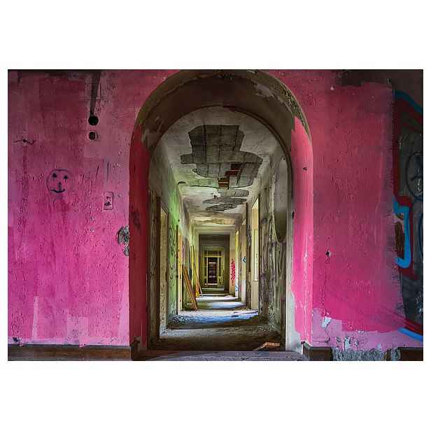 Tapeta Ruiny chodby perspektiva světlo Graffiti melancholie 300x210
