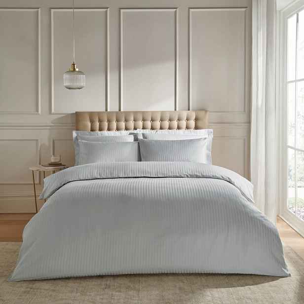 Šedé damaškové povlečení na dvoulůžko/prodloužené 230x220 cm Satin Stripe – Catherine Lansfield