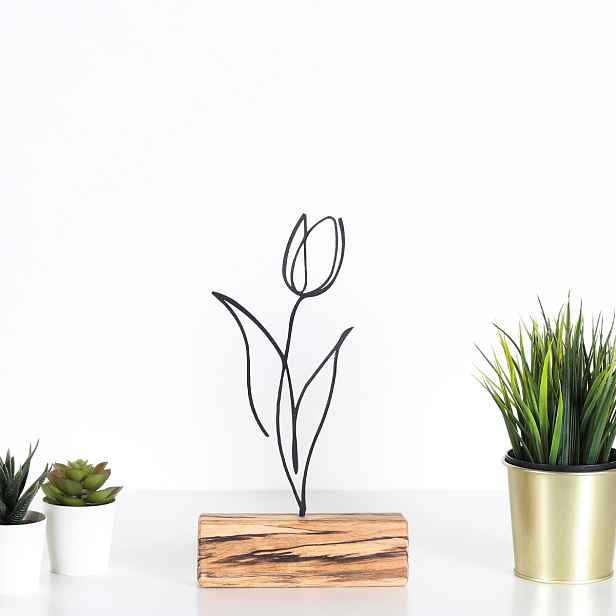 Hanah Home Kovová dekorace Tulip 30 cm černá