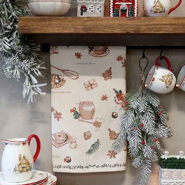 Béžová  bavlněná utěrka Aix s potiskem vánočního pečení Chic Antique – 50*70 cm Chic Antique