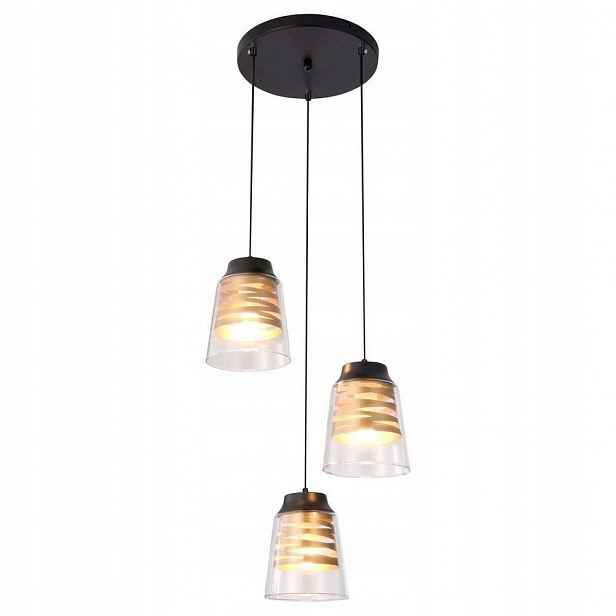 Tříbodová závěsná lampa nad jídelní stůl