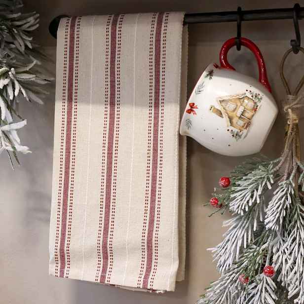 Béžová  bavlněná utěrka Aix s cherry pruhy Chic Antique – 50*70 cm Chic Antique