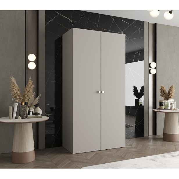 Elegantní šatní skříň CAITIR 1 100 cm - kašmír / stříbrné úchyty