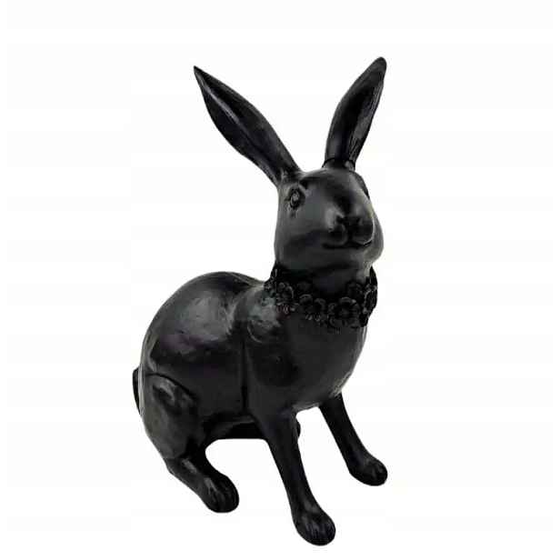 Plastová figurka černého králíka s věnečkem h28
