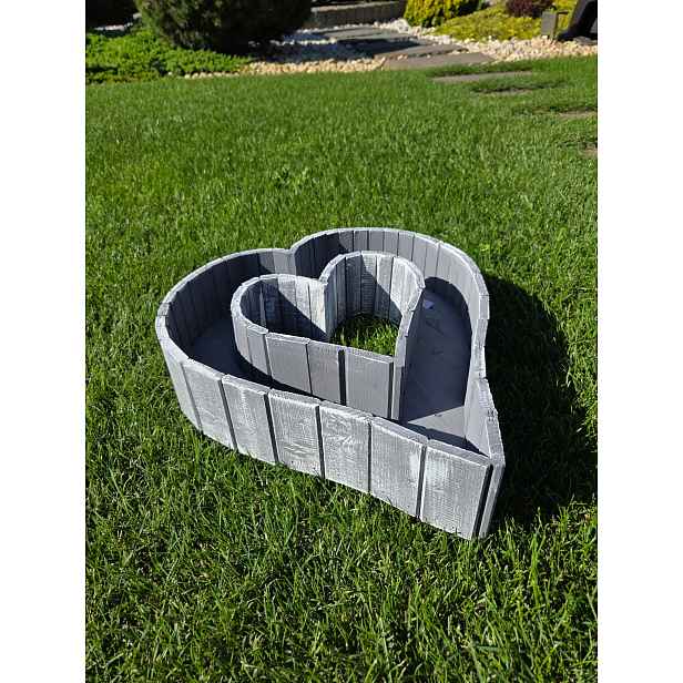 Dřevěná obal na květináč s obručí srdce – šedá, otřená – základ pro aranžování 9x36x40 cm