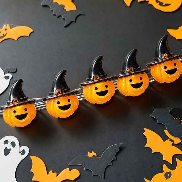 TEMU Venkovní světla, venkovní závěsné světelné řetězy, světelné řetězy s halloweenskou tématikou, 3D čarodějnický klobouk ve tvaru dýně, pohádková